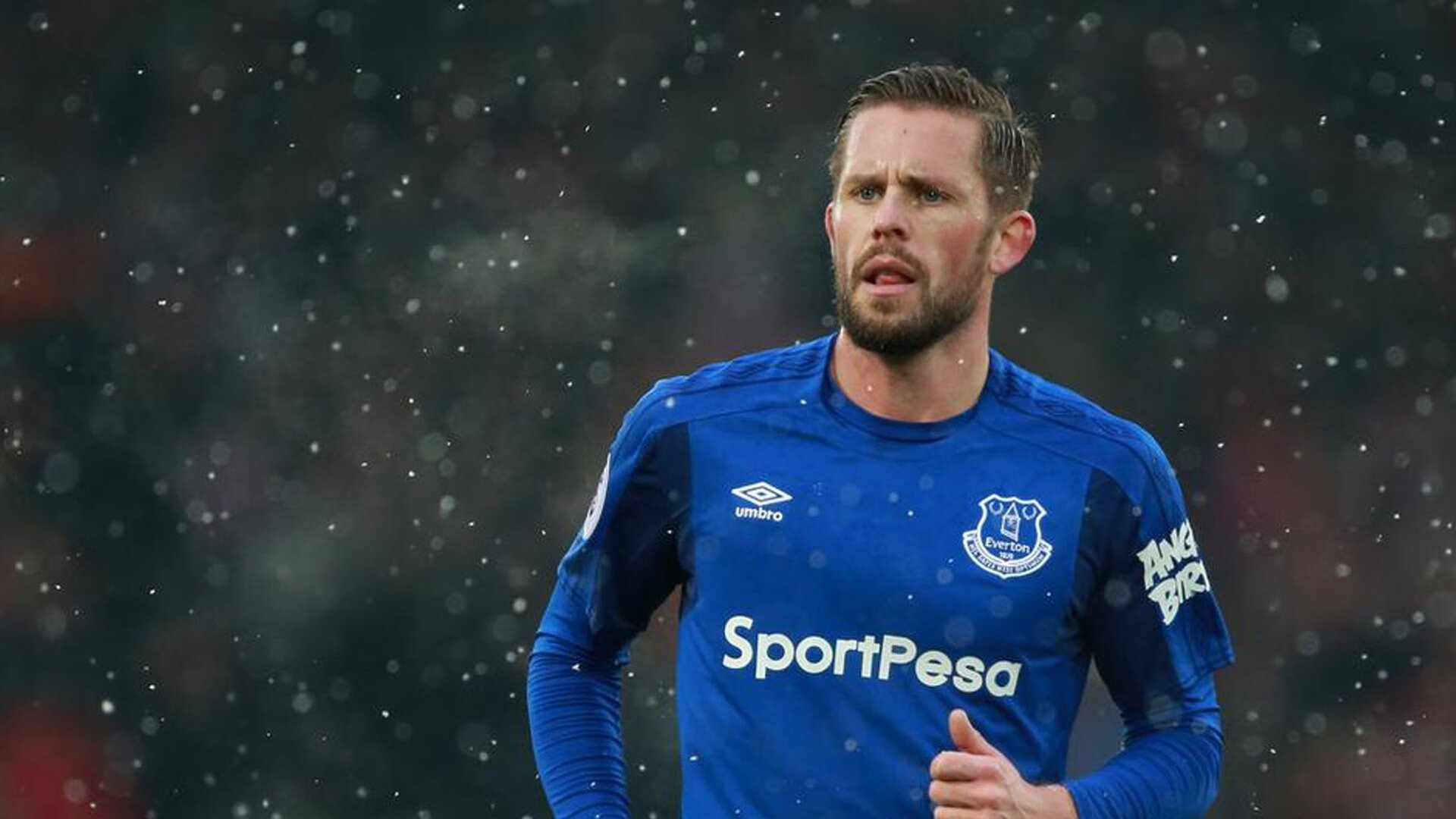 智能化足球场建设加快，推动行业绿色低碳发展，智能足球比赛